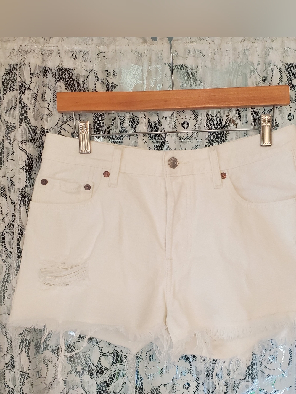 Levi's 501 Shorts In White